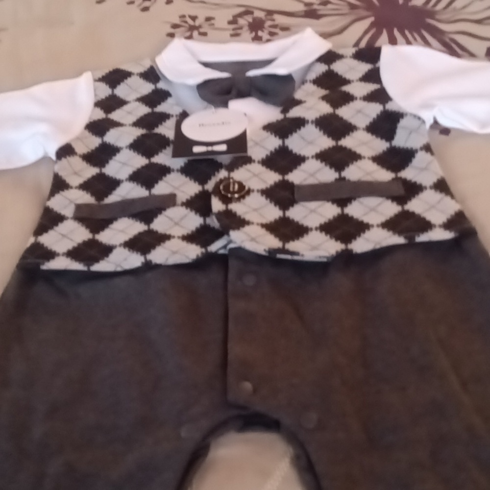 Hresadio baby boy suit size 9-12mo color Gray Oxford